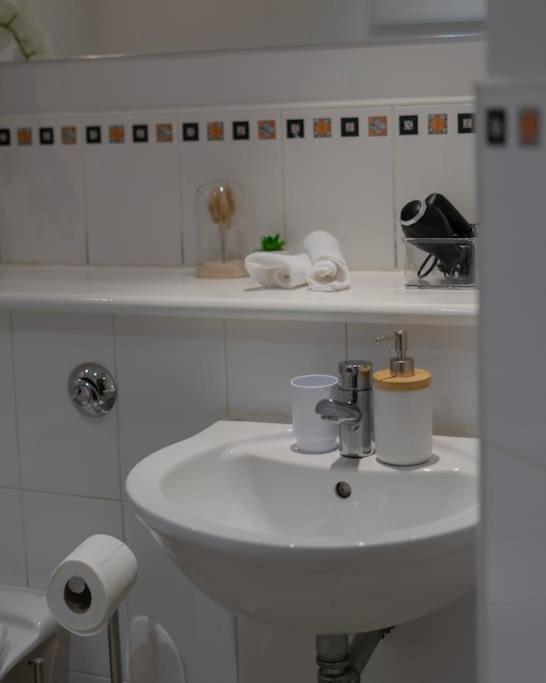 Tq Luxurious 2 Bed Flat Apartment *